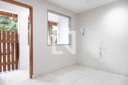 Casa de Condomínio para alugar com 2 quartos, 58m² em Recreio dos Bandeirantes, Rio de Janeiro