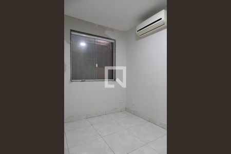 Quarto 1 de casa de condomínio para alugar com 2 quartos, 58m² em Recreio dos Bandeirantes, Rio de Janeiro