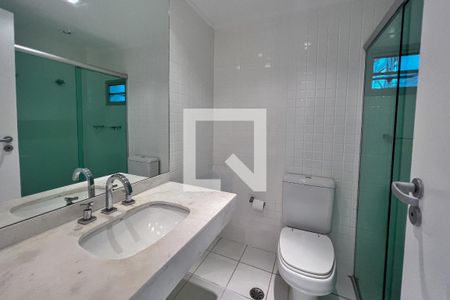 Banheiro de apartamento para alugar com 2 quartos, 100m² em Vila Nova Conceição, São Paulo
