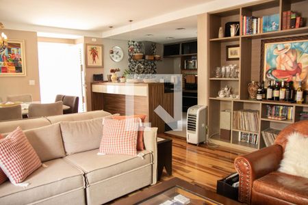 Sala de casa à venda com 3 quartos, 242m² em Vila Mazzei, São Paulo