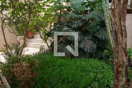 Casa à venda com 242m², 3 quartos e 3 vagas Casa à venda com 242m², 3 quartos e 3 vagasJardim