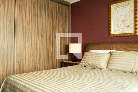 Casa à venda com 242m², 3 quartos e 3 vagas Casa à venda com 242m², 3 quartos e 3 vagasQuarto 2