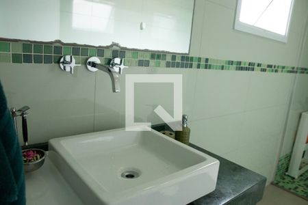 Casa à venda com 242m², 3 quartos e 3 vagas Casa à venda com 242m², 3 quartos e 3 vagasBanheiro 1