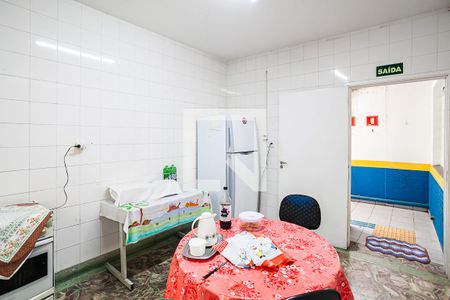 Casa à venda com 340m², 4 quartos e 8 vagas Casa à venda com 340m², 4 quartos e 8 vagasCozinha