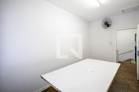 Casa à venda com 340m², 4 quartos e 8 vagas Casa à venda com 340m², 4 quartos e 8 vagasQuarto 4