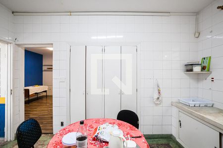 Casa à venda com 340m², 4 quartos e 8 vagas Casa à venda com 340m², 4 quartos e 8 vagasCozinha - Armários