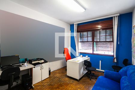 Casa à venda com 340m², 4 quartos e 8 vagas Casa à venda com 340m², 4 quartos e 8 vagasQuarto 3