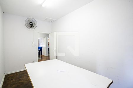 Casa à venda com 340m², 4 quartos e 8 vagas Casa à venda com 340m², 4 quartos e 8 vagasQuarto 4