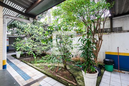 Casa à venda com 340m², 4 quartos e 8 vagas Casa à venda com 340m², 4 quartos e 8 vagasJardim