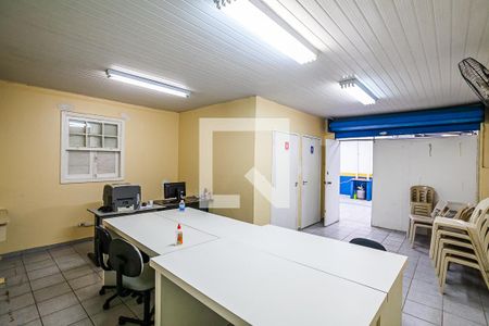 Casa à venda com 340m², 4 quartos e 8 vagas Casa à venda com 340m², 4 quartos e 8 vagasGaragem