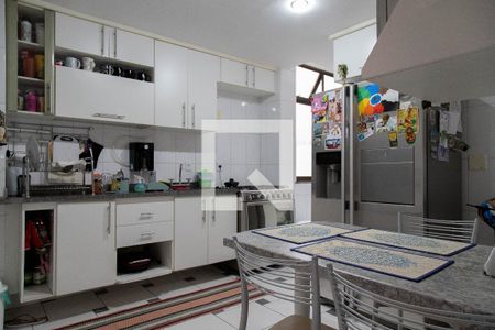 Apartamento à venda com 189m², 3 quartos e 2 vagas Apartamento à venda com 189m², 3 quartos e 2 vagasCozinha