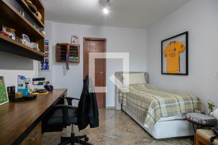 Apartamento à venda com 189m², 3 quartos e 2 vagas Apartamento à venda com 189m², 3 quartos e 2 vagasSuíte 2