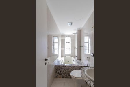 Apartamento à venda com 133m², 3 quartos e 1 vagaBanheiro da Suíte