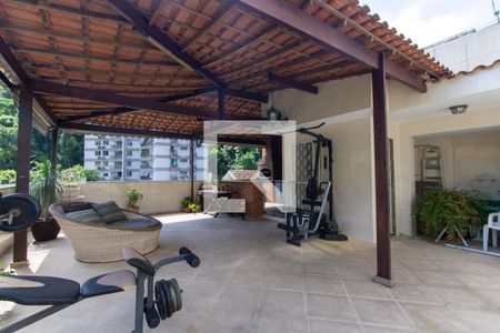 Apartamento para alugar com 320m², 3 quartos e 3 vagasTerraço