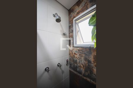Apartamento para alugar com 69m², 2 quartos e 1 vaga Apartamento para alugar com 69m², 2 quartos e 1 vagaChuveiro do banheiro