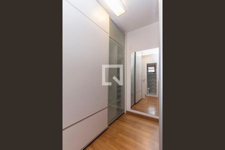 Apartamento à venda com 98m², 2 quartos e 2 vagasCloset Quarto Suíte 1