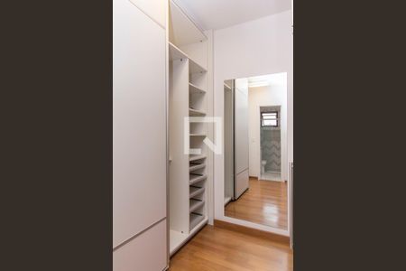 Apartamento à venda com 98m², 2 quartos e 2 vagasCloset Quarto Suíte 1