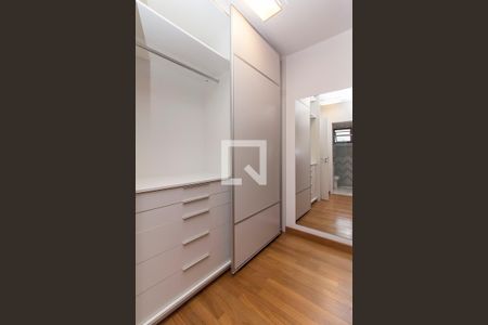 Apartamento à venda com 98m², 2 quartos e 2 vagasCloset Quarto Suíte 1