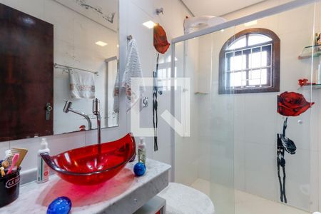 Casa à venda com 100m², 3 quartos e 2 vagas Casa à venda com 100m², 3 quartos e 2 vagasBanheiro da Suíte