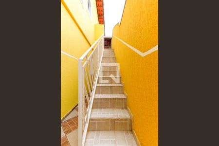 Casa à venda com 100m², 3 quartos e 2 vagas Casa à venda com 100m², 3 quartos e 2 vagasEscada Churrasqueira