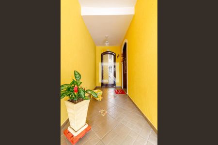 Casa à venda com 100m², 3 quartos e 2 vagas Casa à venda com 100m², 3 quartos e 2 vagasÁrea Entrada