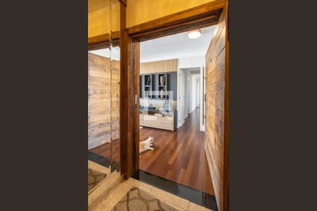 Apartamento para alugar com 218m², 4 quartos e 3 vagas Apartamento para alugar com 218m², 4 quartos e 3 vagasHall