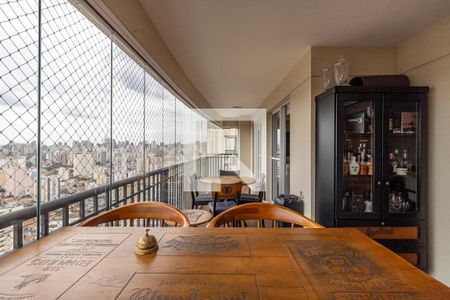 Apartamento para alugar com 218m², 4 quartos e 3 vagas Apartamento para alugar com 218m², 4 quartos e 3 vagasVaranda Gourmet da Sala