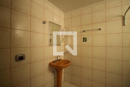 Banheiro de kitnet/studio para alugar com 1 quarto, 30m² em Centro Histórico, Porto Alegre