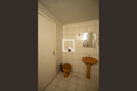 Banheiro de kitnet/studio para alugar com 1 quarto, 30m² em Centro Histórico, Porto Alegre