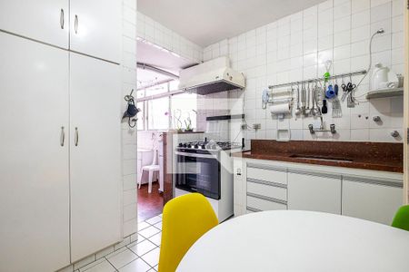 Cozinha de apartamento à venda com 3 quartos, 111m² em Pinheiros, São Paulo