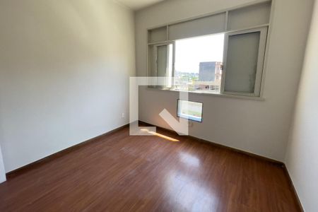 Quarto 2  de apartamento para alugar com 2 quartos, 63m² em Jardim Vinte E Cinco de Agosto, Duque de Caxias