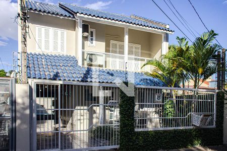 Casa para alugar com 150m², 3 quartos e 2 vagas Casa para alugar com 150m², 3 quartos e 2 vagasFachada