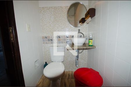 Casa à venda com 230m², 5 quartos e 3 vagas Casa à venda com 230m², 5 quartos e 3 vagasBanheiro de Serviço