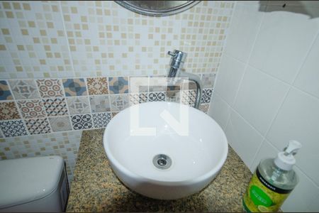 Casa à venda com 230m², 5 quartos e 3 vagas Casa à venda com 230m², 5 quartos e 3 vagasBanheiro de Serviço