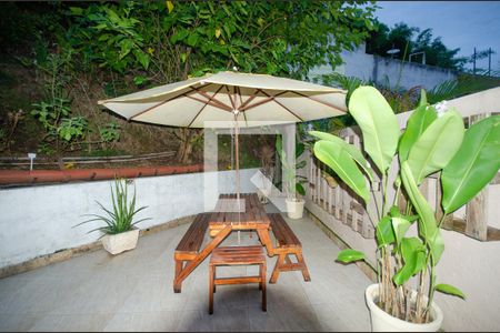 Casa à venda com 230m², 5 quartos e 3 vagas Casa à venda com 230m², 5 quartos e 3 vagasVista da Varanda