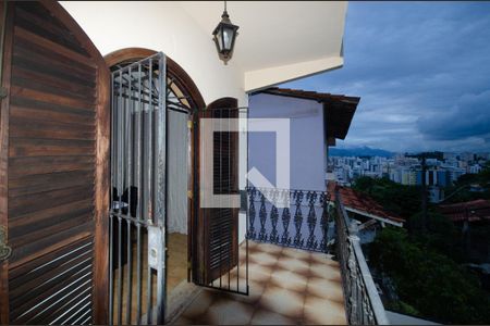Casa à venda com 230m², 5 quartos e 3 vagas Casa à venda com 230m², 5 quartos e 3 vagasVaranda do quarto 1