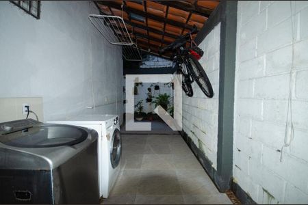 Casa à venda com 230m², 5 quartos e 3 vagas Casa à venda com 230m², 5 quartos e 3 vagasÁrea de Serviço