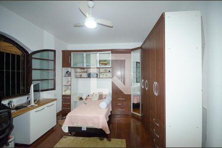 Casa à venda com 230m², 5 quartos e 3 vagas Casa à venda com 230m², 5 quartos e 3 vagasQuarto 5