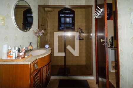 Casa à venda com 230m², 5 quartos e 3 vagas Casa à venda com 230m², 5 quartos e 3 vagasBanheiro da Suíte