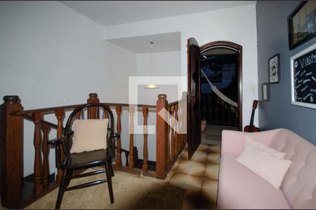 Casa à venda com 230m², 5 quartos e 3 vagas Casa à venda com 230m², 5 quartos e 3 vagasHall dos quartos