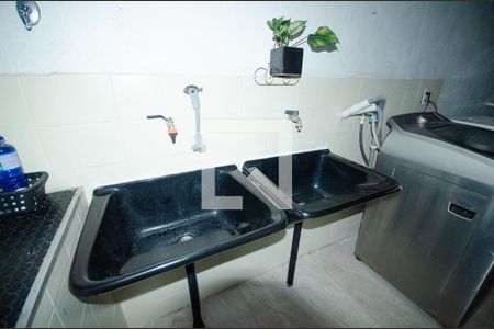 Casa à venda com 230m², 5 quartos e 3 vagas Casa à venda com 230m², 5 quartos e 3 vagasÁrea de Serviço