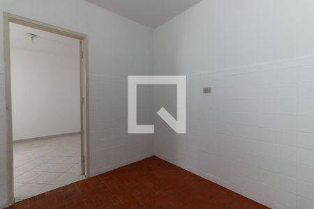 Cozinha de casa para alugar com 1 quarto, 60m² em Vila Guarani (zona Sul), São Paulo