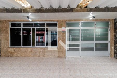Casa para alugar com 220m², 4 quartos e 4 vagasFachada 