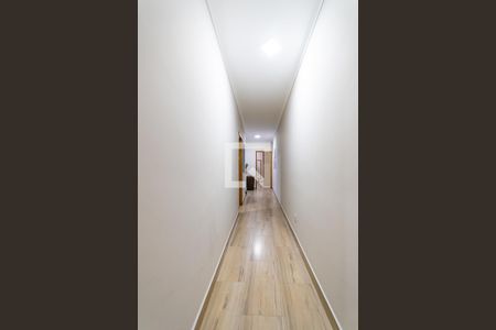 Casa à venda com 172m², 3 quartos e 3 vagasCorredor 