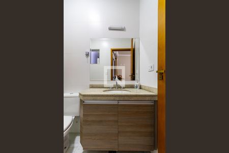Casa à venda com 172m², 3 quartos e 3 vagasBanheiro suíte 1