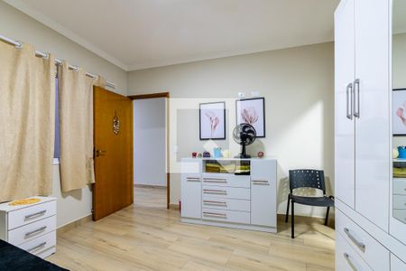 Casa à venda com 172m², 3 quartos e 3 vagasSuíte 2