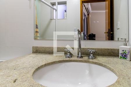 Casa à venda com 172m², 3 quartos e 3 vagasBanheiro suíte 1