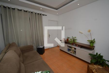 Sala de Apartamento com 2 quartos, 60m² Vila Galvão