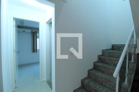 Corredor de casa de condomínio para alugar com 3 quartos, 180m² em Vargem Pequena, Rio de Janeiro