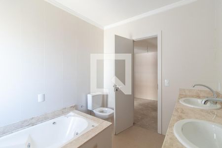 Casa de condomínio à venda com 241m², 3 quartos e 2 vagas Casa de condomínio à venda com 241m², 3 quartos e 2 vagasBanheiro da Suíte 1